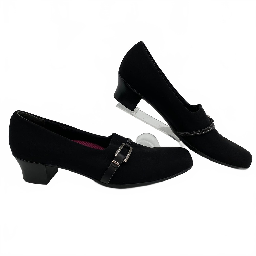 Munro Black Cindi II Buckle Accent Pumps | Women’s Size 11